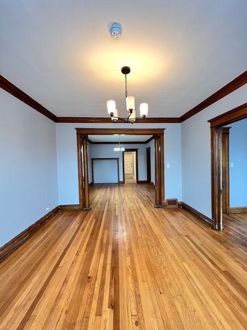 6810 S Calumet Avenue 2, Chicago, IL 60637