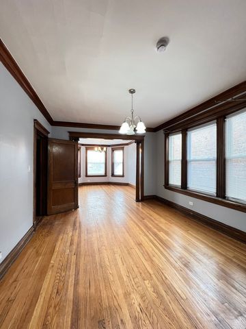6810 S Calumet Avenue 2, Chicago, IL 60637