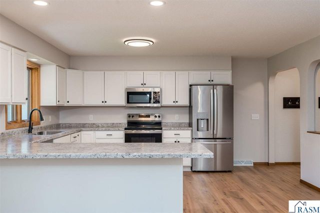 48818 Old River Bluff Road, St. Peter, MN 56082