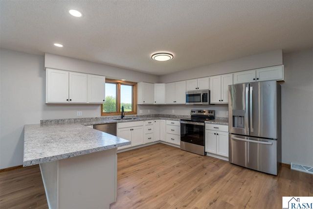 48818 Old River Bluff Road, St. Peter, MN 56082