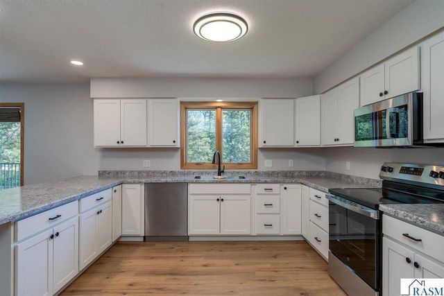 48818 Old River Bluff Road, St. Peter, MN 56082