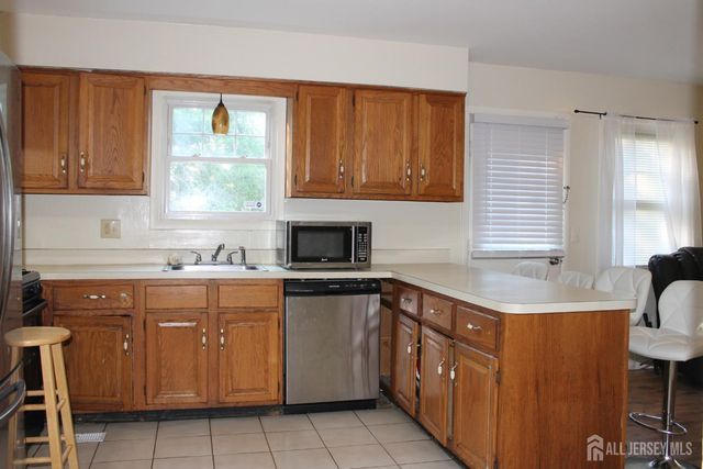 39 Independence Court, Piscataway, NJ 08854