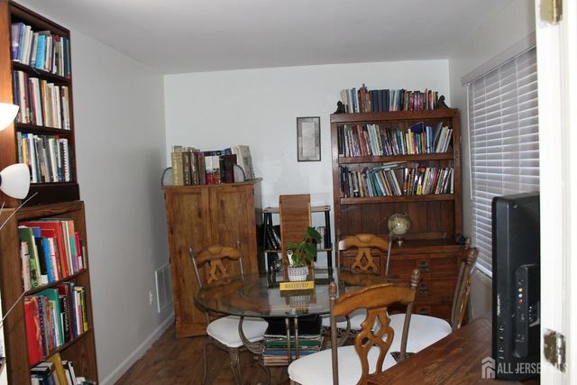 39 Independence Court, Piscataway, NJ 08854