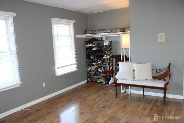 39 Independence Court, Piscataway, NJ 08854