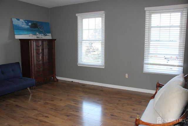 39 Independence Court, Piscataway, NJ 08854