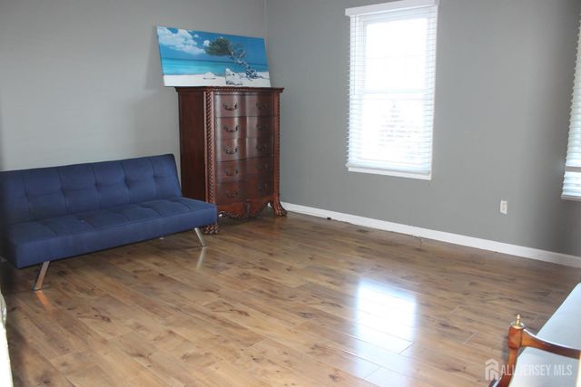 39 Independence Court, Piscataway, NJ 08854