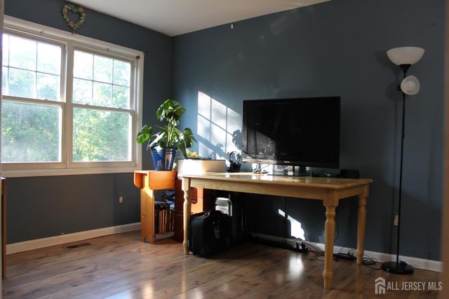 39 Independence Court, Piscataway, NJ 08854
