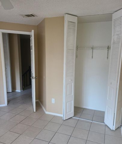 4910 SILVER OAKS VILLAGE B, Orlando, FL 32808