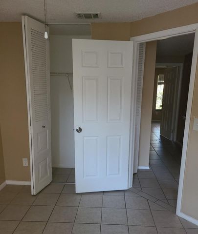 4910 SILVER OAKS VILLAGE B, Orlando, FL 32808