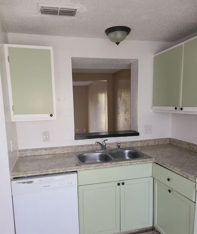 4910 SILVER OAKS VILLAGE B, Orlando, FL 32808