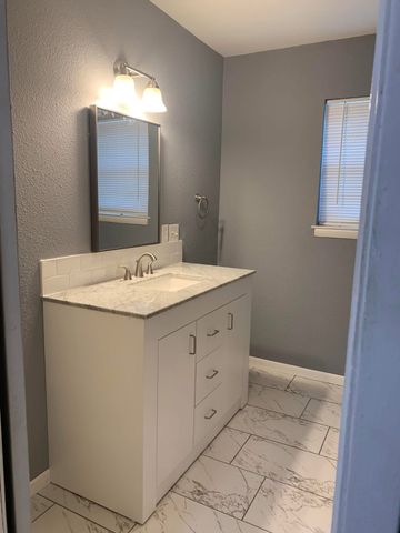 514 Oak Street, Sanger, TX 76266