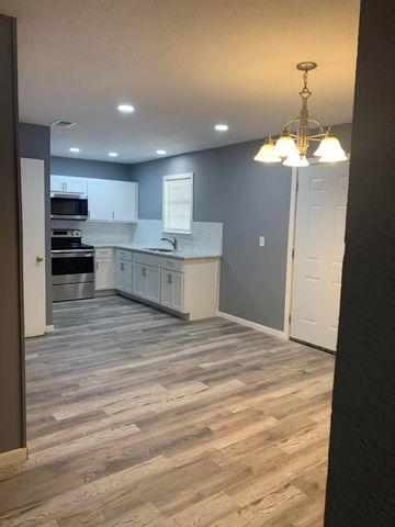 514 Oak Street, Sanger, TX 76266