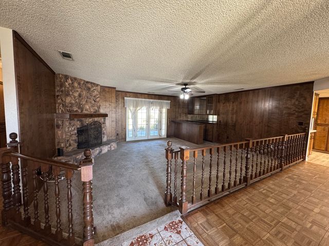 1502 S Lydia Drive, Tulare, CA 93274