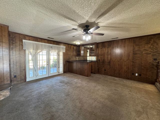 1502 S Lydia Drive, Tulare, CA 93274