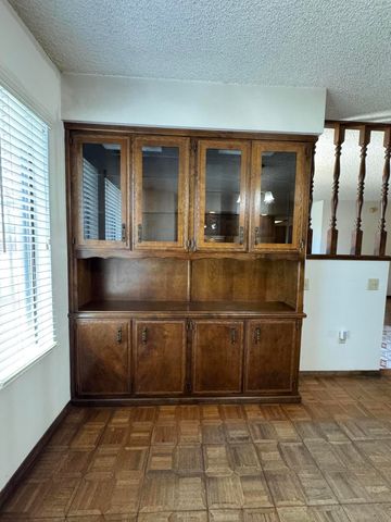 1502 S Lydia Drive, Tulare, CA 93274