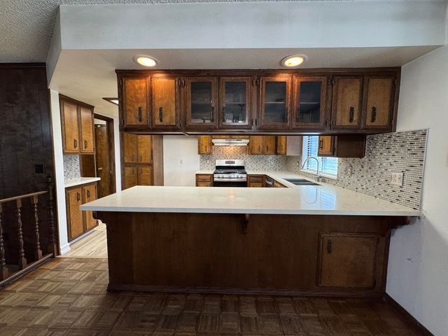 1502 S Lydia Drive, Tulare, CA 93274