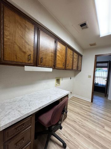 1502 S Lydia Drive, Tulare, CA 93274