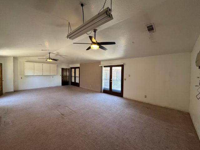 1502 S Lydia Drive, Tulare, CA 93274