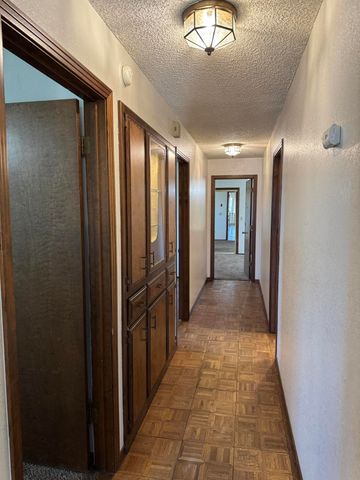 1502 S Lydia Drive, Tulare, CA 93274