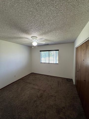 1502 S Lydia Drive, Tulare, CA 93274