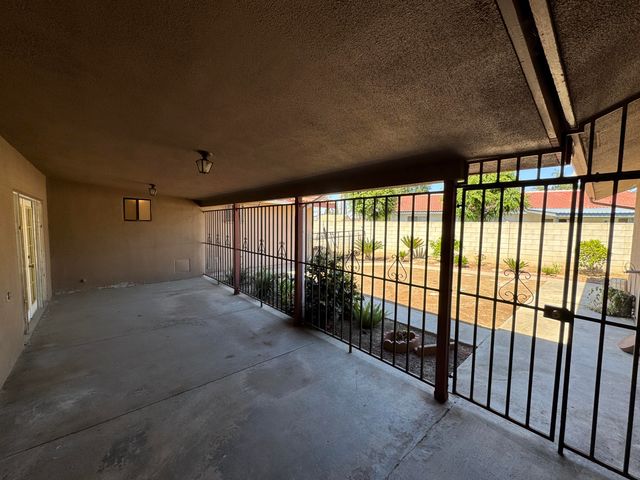 1502 S Lydia Drive, Tulare, CA 93274