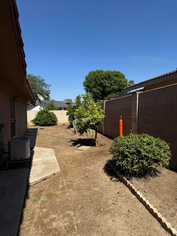 1502 S Lydia Drive, Tulare, CA 93274