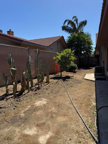 1502 S Lydia Drive, Tulare, CA 93274