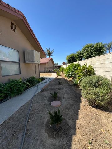 1502 S Lydia Drive, Tulare, CA 93274