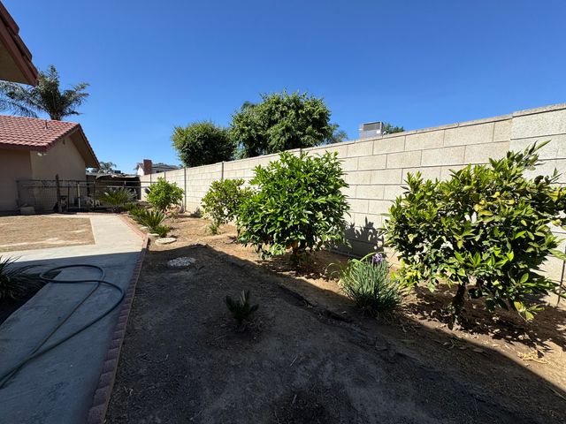 1502 S Lydia Drive, Tulare, CA 93274