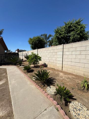 1502 S Lydia Drive, Tulare, CA 93274