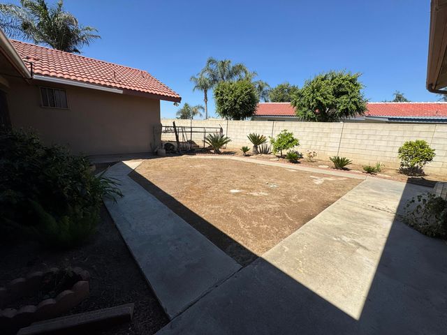 1502 S Lydia Drive, Tulare, CA 93274