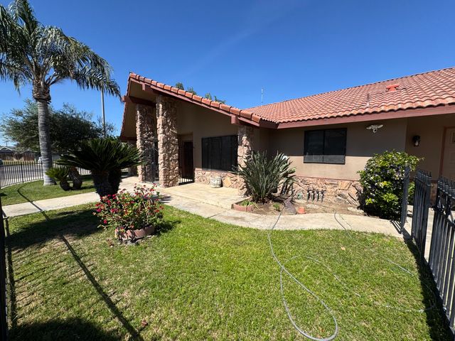 1502 S Lydia Drive, Tulare, CA 93274