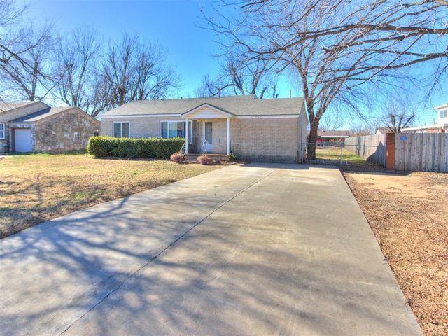 910 S 10th Street, Kingfisher, OK 73750