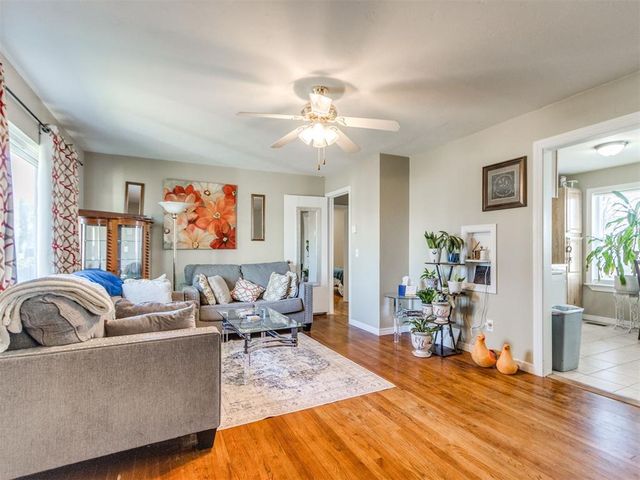 910 S 10th Street, Kingfisher, OK 73750