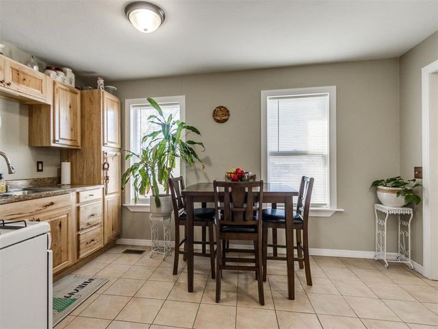 910 S 10th Street, Kingfisher, OK 73750