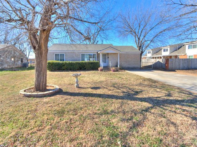 910 S 10th Street, Kingfisher, OK 73750