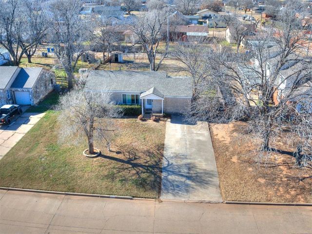 910 S 10th Street, Kingfisher, OK 73750