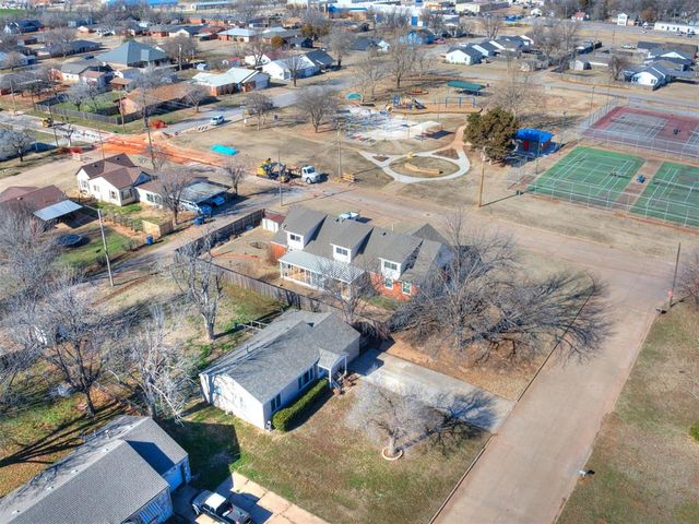 910 S 10th Street, Kingfisher, OK 73750