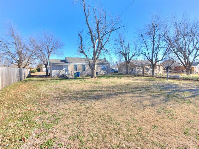 910 S 10th Street, Kingfisher, OK 73750