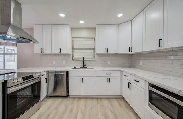 4735 Theall Road, Houston, TX 77066