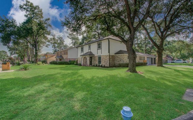 4735 Theall Road, Houston, TX 77066