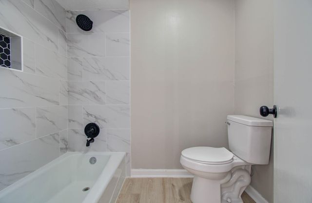 4735 Theall Road, Houston, TX 77066