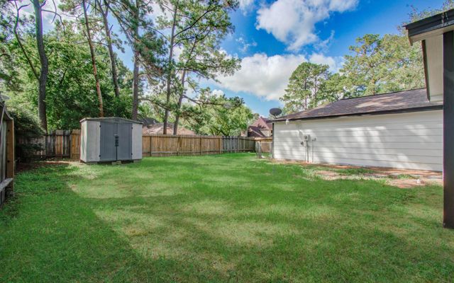 4735 Theall Road, Houston, TX 77066