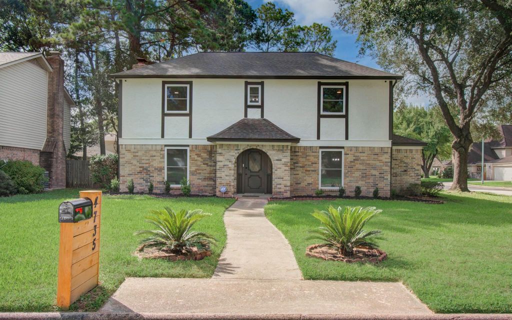 4735 Theall Road, Houston, TX 77066