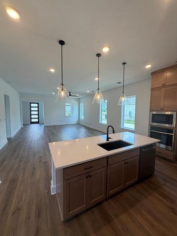 7407 Boyd Haven DR, Austin, TX 78744