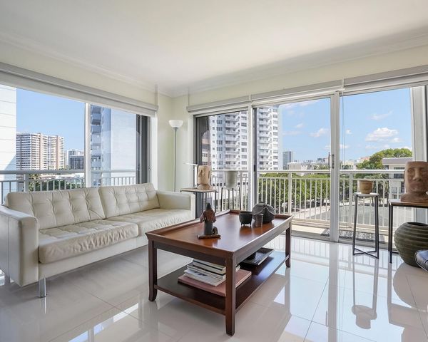 126 Golden Isles Drive 52A, Hallandale Beach, FL 33009