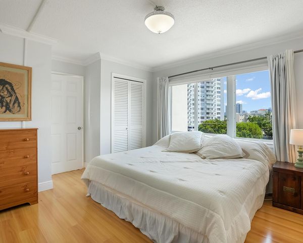 126 Golden Isles Drive 52A, Hallandale Beach, FL 33009