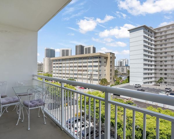 126 Golden Isles Drive 52A, Hallandale Beach, FL 33009