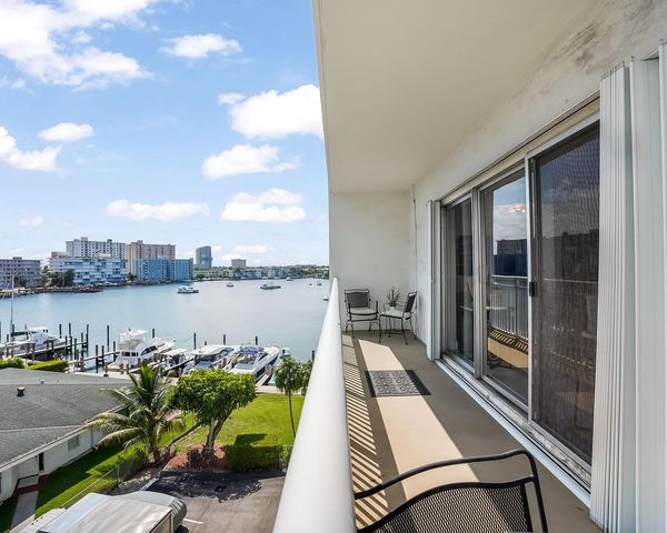 126 Golden Isles Drive 52A, Hallandale Beach, FL 33009