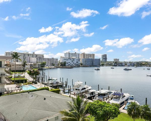 126 Golden Isles Drive 52A, Hallandale Beach, FL 33009